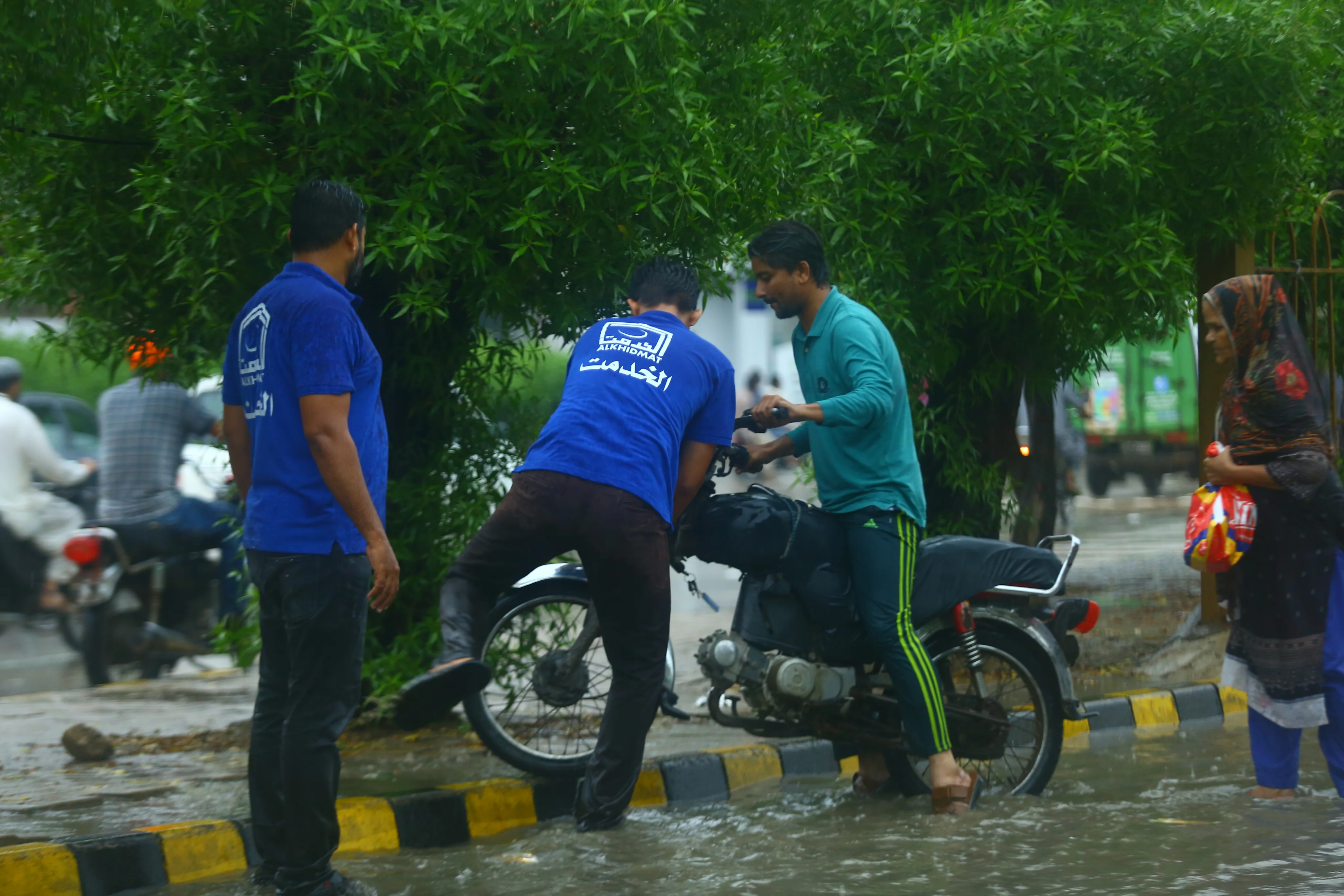 Emergency shelter setup